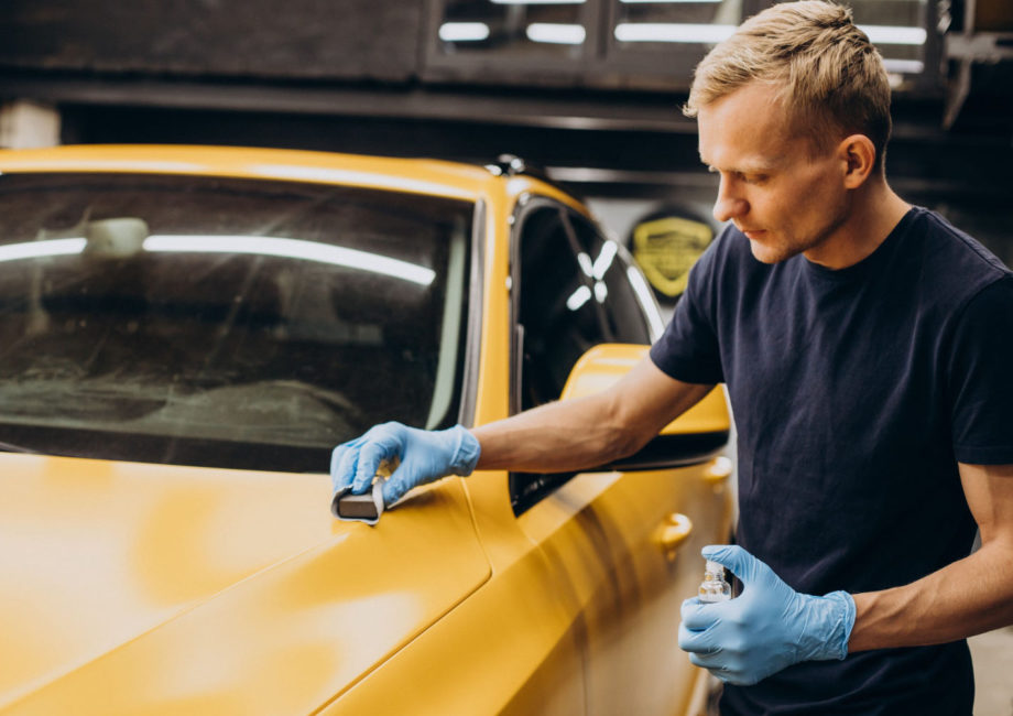 Jak samodzielnie usunąć rysy z lakieru samochodowego