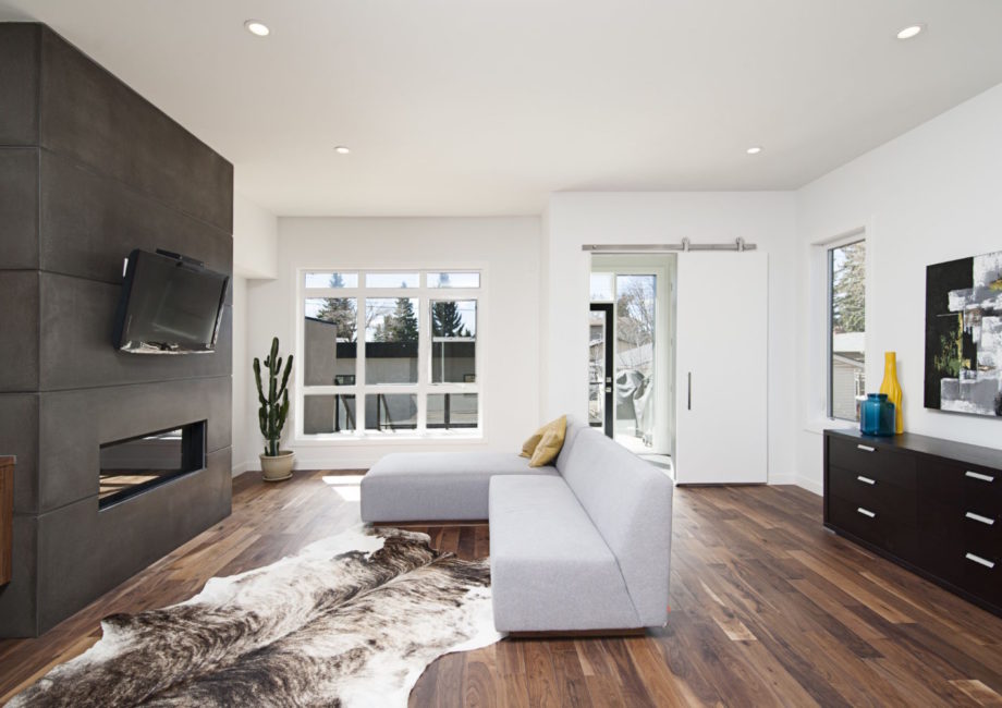 Deski podłogowe – jak wybrać i zastosować drewniane powierzchnie podłogowe