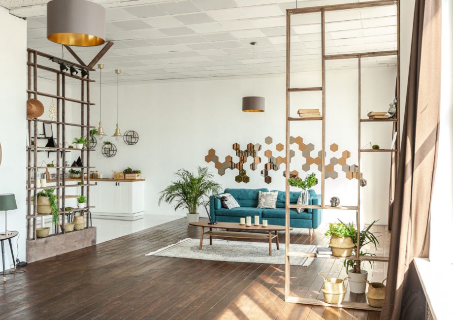 Zastosowanie drewnianych desek w systemie ogrzewania podłogowego – optymalne rozwiązanie dla konstrukcji podłogi