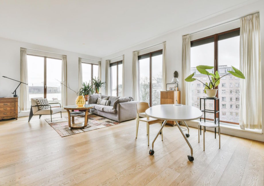 Korzyści z wykorzystania drewnianych desek podłogowych w systemach ogrzewania podłogowego