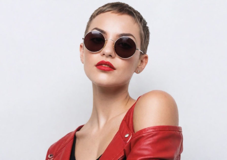 Prada – wyrafinowane trendy w światku okularów przeciwsłonecznych