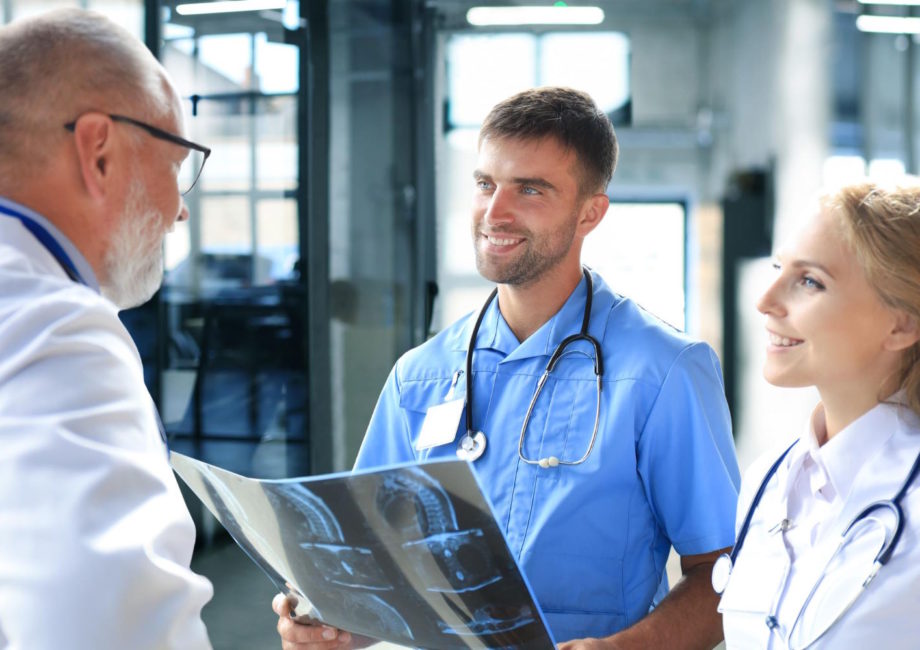 Ubezpieczenie OC dla lekarzy – istotne aspekty i korzyści tego obowiązku