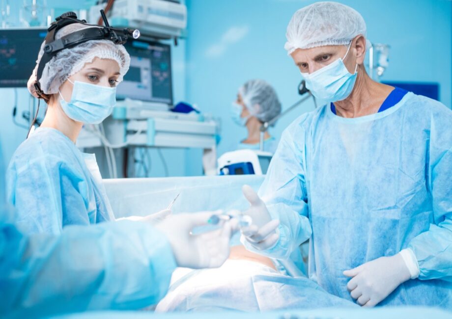 Sekrety sali operacyjnej: niezwykłe 24 godziny w pracy chirurga